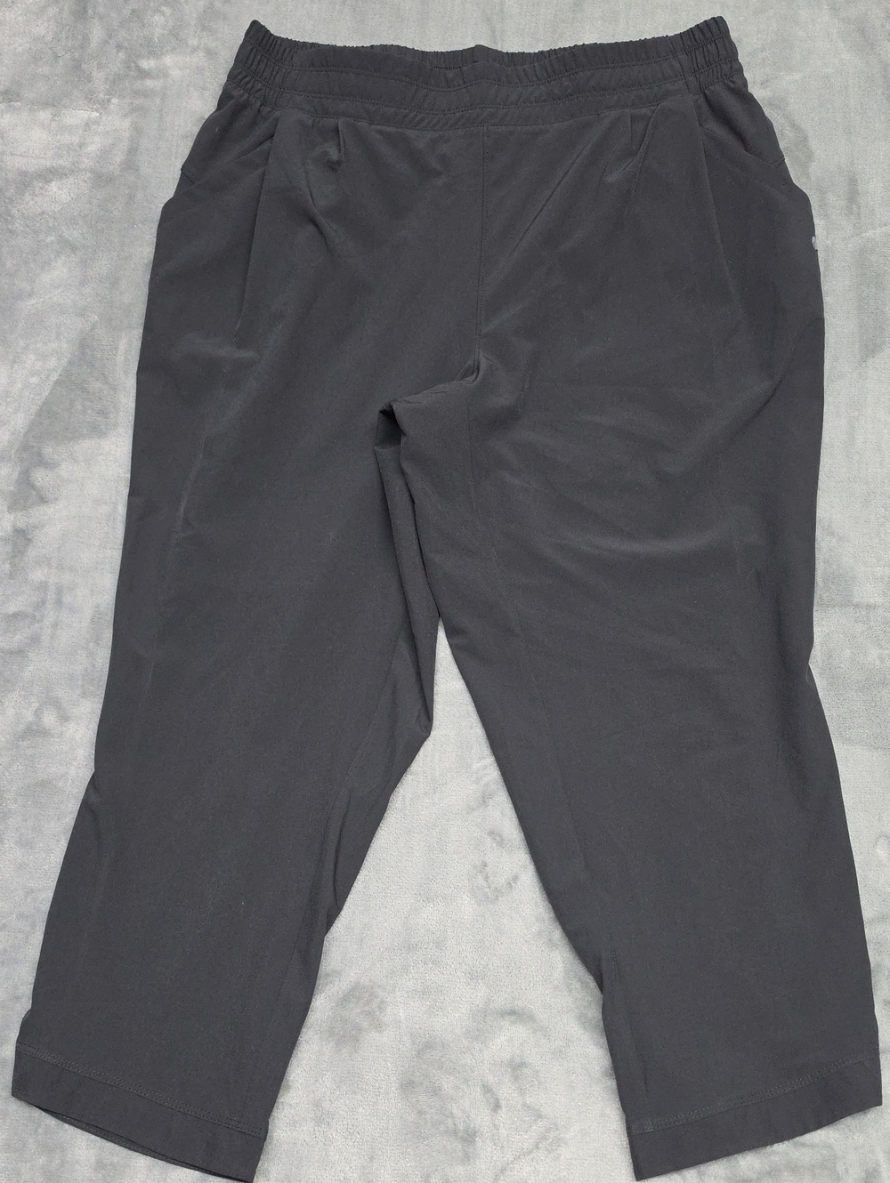 Apana Black Elastic-Waist Capri Performance Pants with Front Pockets Sz XL
